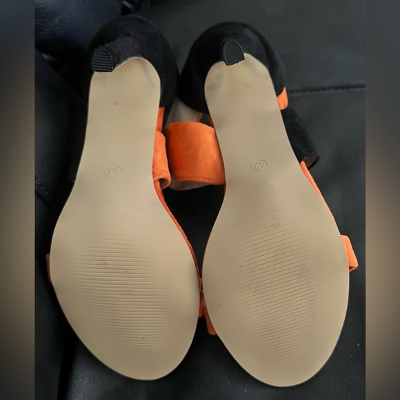 ChicMe: Women’s Colorblock Crisscross Thin Heeled
Sandals: Size 11 - Picture 5 of 6